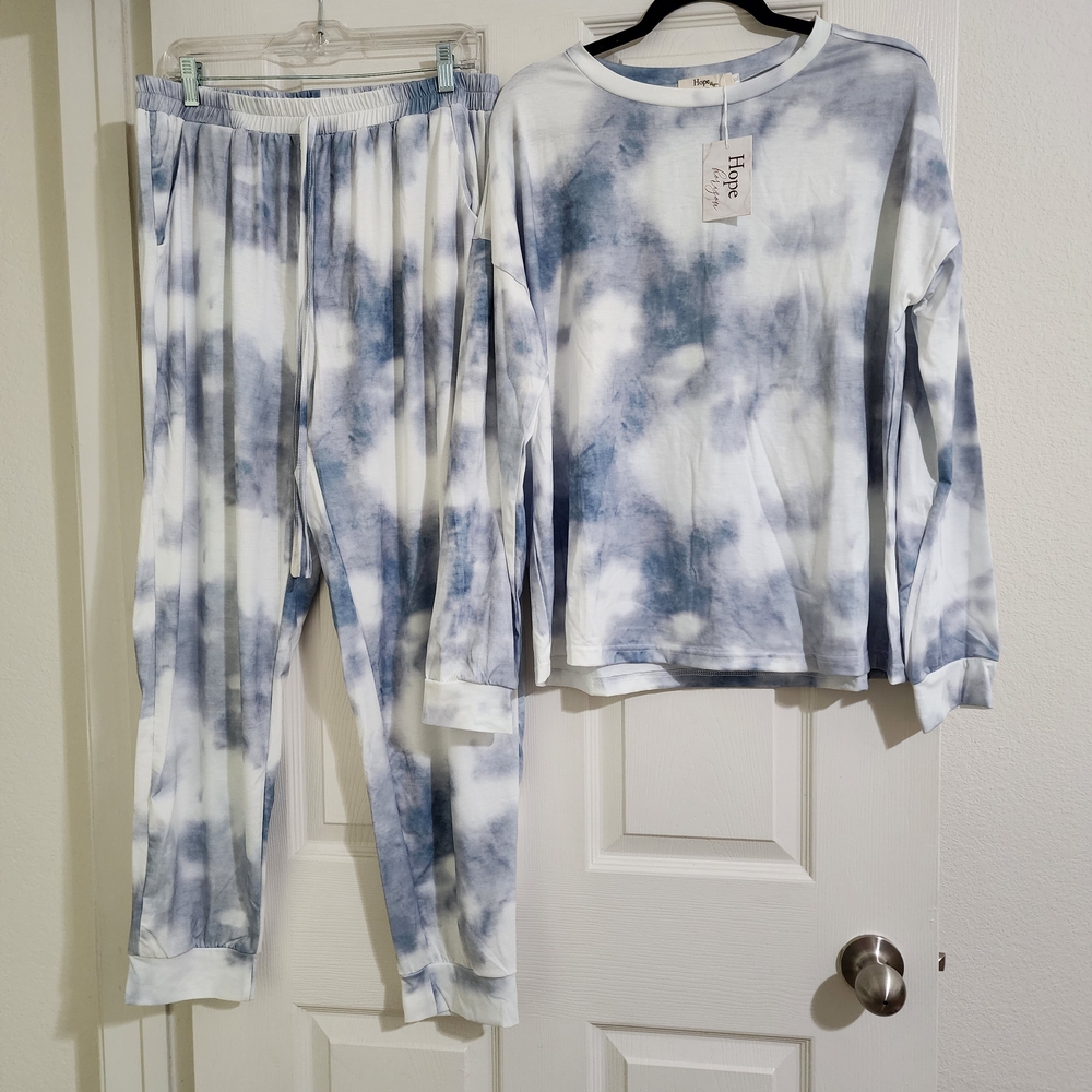 Hope Horizon Tie-Dye Pajama Set - Blue and White Size XL NWT